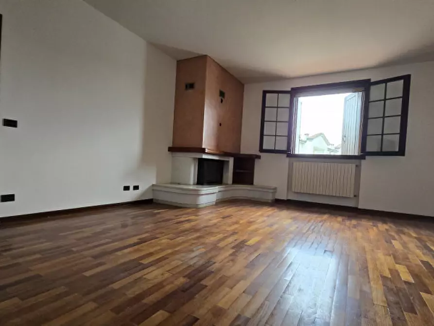 Immagine 42 di Casa bifamiliare in vendita  in Via Quattro Novembre a Solesino