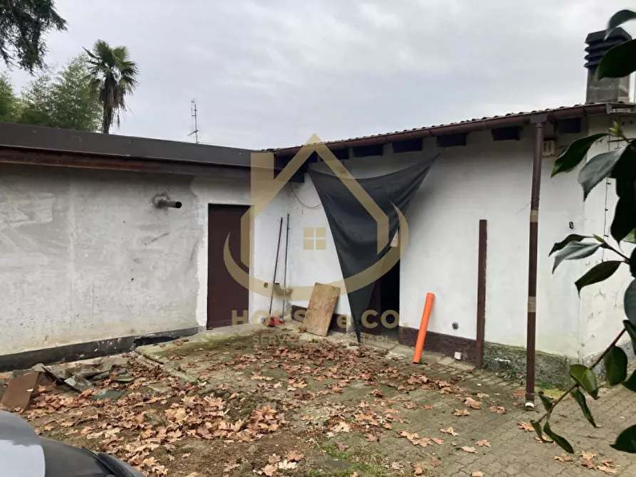 Immagine 3 di Villa in vendita  in Via Morabassa a Vigevano