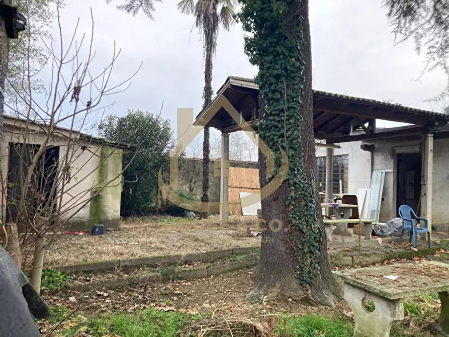 Immagine 5 di Villa in vendita  in Via Morabassa a Vigevano