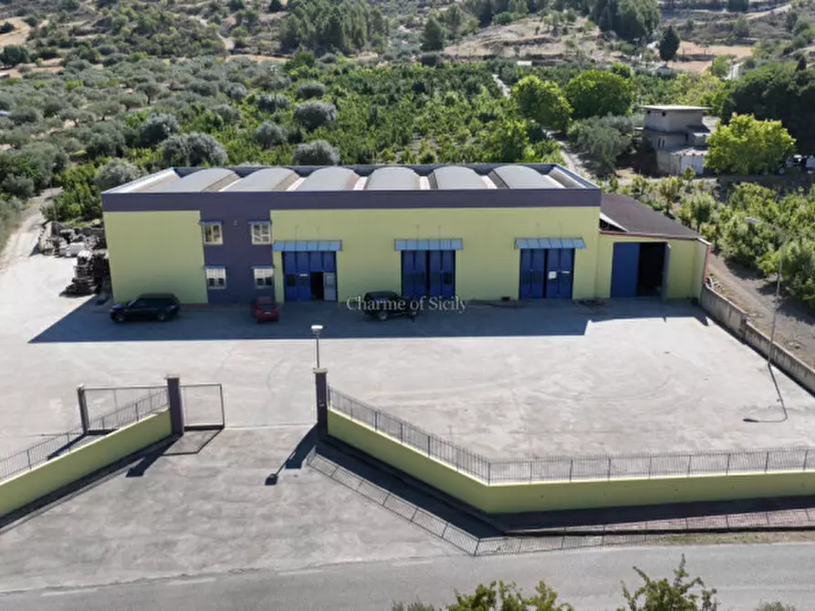 Immagine 1 di Capannone industriale in vendita  a Giarratana