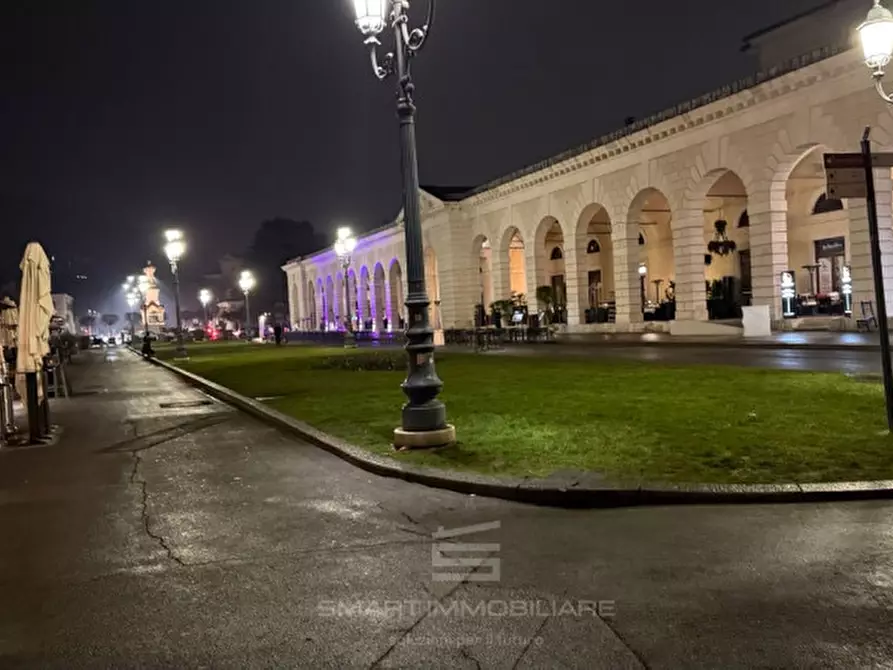 Immagine 4 di Attività commerciale in vendita  in Piazzale Arnaldo a Brescia