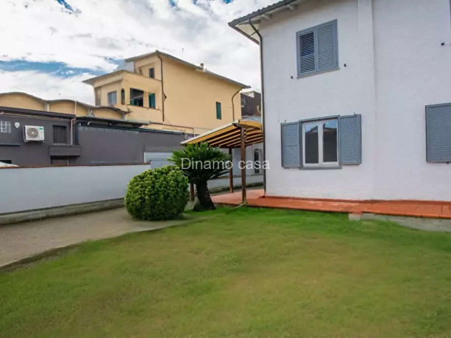 Immagine 6 di Appartamento in vendita  in Via Sant'Anna di Stazzema a Prato