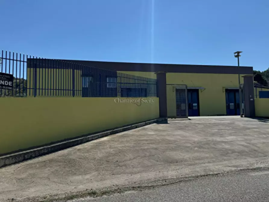 Immagine 3 di Capannone industriale in affitto  a Giarratana