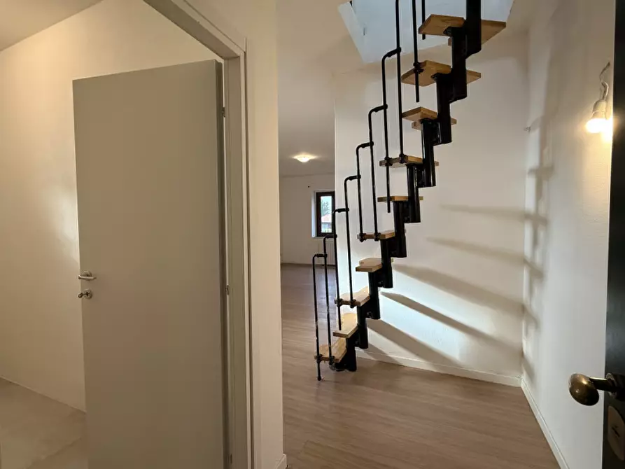 Immagine 8 di Appartamento in vendita  in via piave a Lonato del Garda