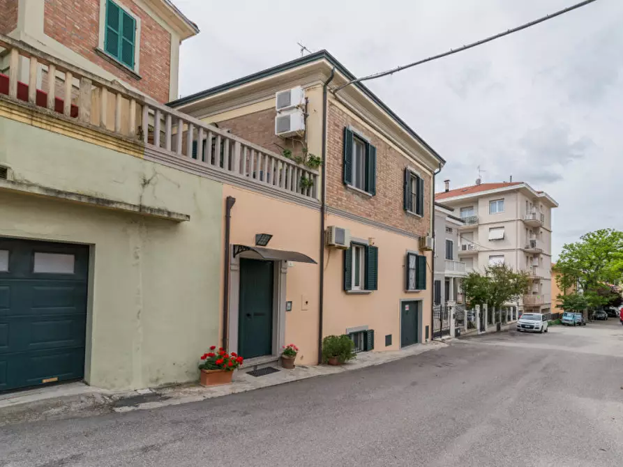 Immagine 28 di Villetta a schiera in vendita  in Via Lorenzo Gasparri a Pesaro