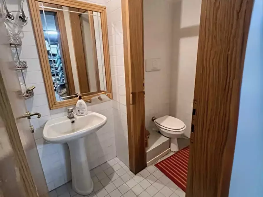 Immagine 12 di Negozio in vendita  in Via Romanina 15 a Castelfranco Veneto