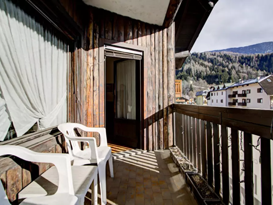 Immagine 3 di Appartamento in vendita  in Via Enrico Toti, 10 a Pinzolo