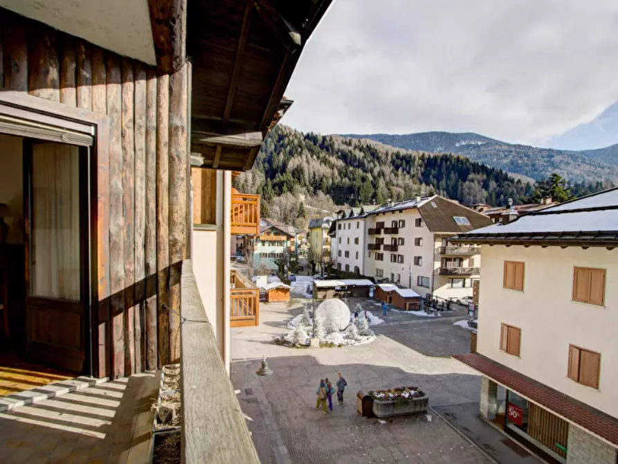 Immagine 12 di Appartamento in vendita  in Via Enrico Toti, 10 a Pinzolo