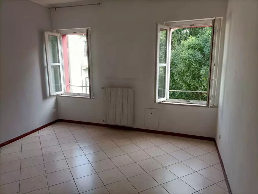 Immagine 11 di Camera in affitto  in Strada Farini, 78 a Parma