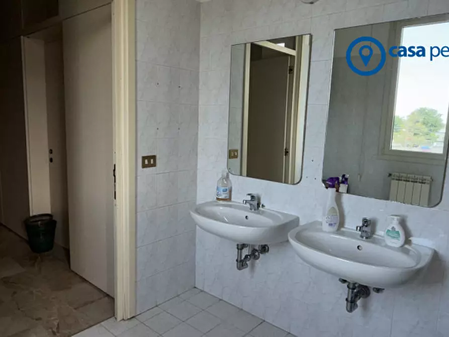 Immagine 9 di Ufficio in vendita  in Via Einuadi, 3 a Rovigo