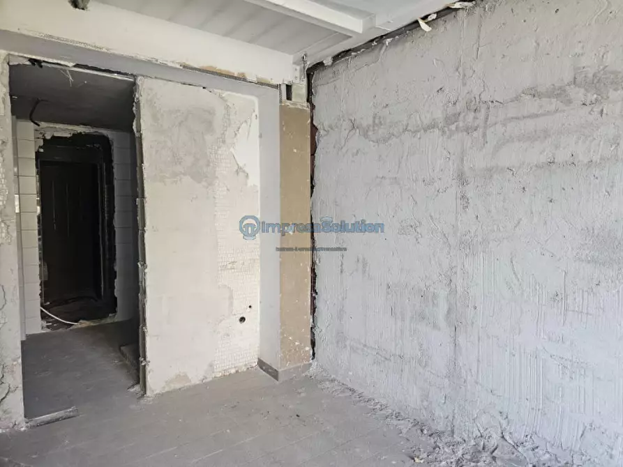 Immagine 8 di Negozio in affitto  in Largo Alessandro Lala a Napoli