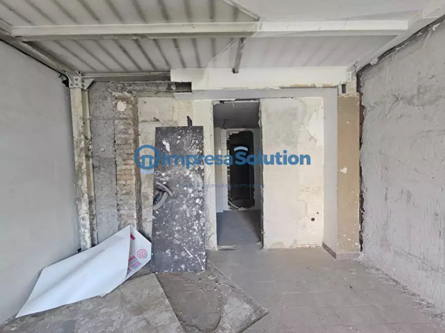 Immagine 11 di Negozio in affitto  in Largo Alessandro Lala a Napoli