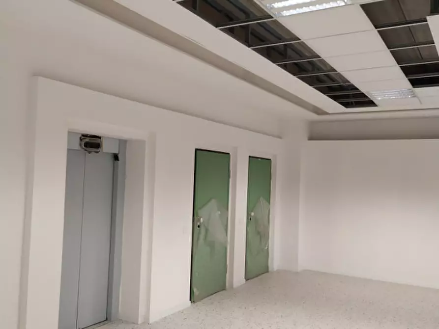 Immagine 5 di Ufficio in vendita  in Via Gombe a Thiene