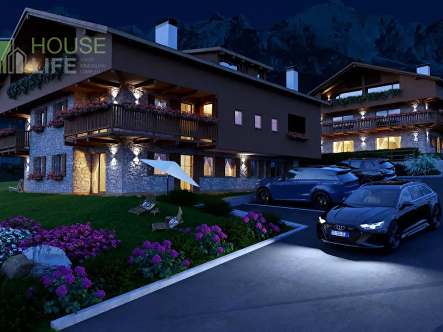 Immagine 12 di Appartamento in vendita  in Via Beata Vergine della Difesa a San Vito Di Cadore