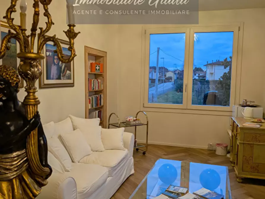 Immagine 1 di Casa indipendente in vendita  a Vittorio Veneto