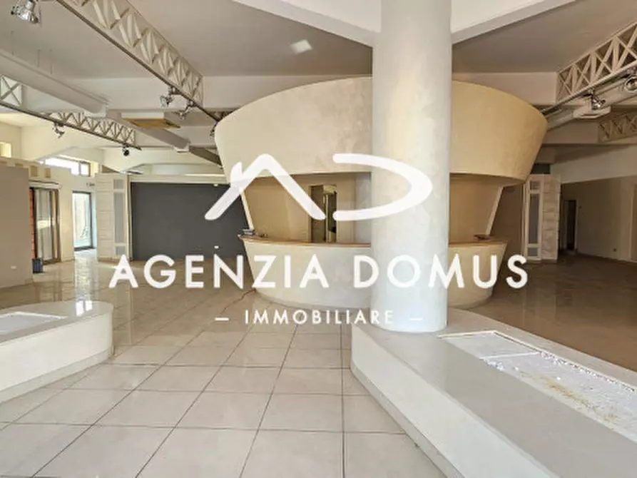 Immagine 11 di Negozio in affitto  in via ugento 59 a Racale