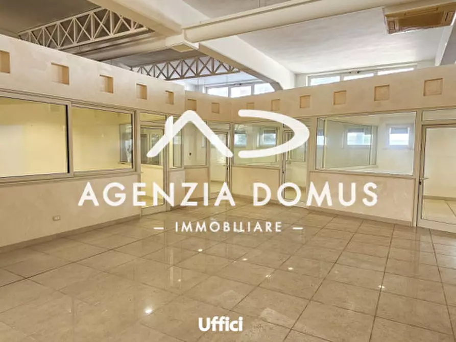 Immagine 17 di Negozio in affitto  in via ugento 59 a Racale