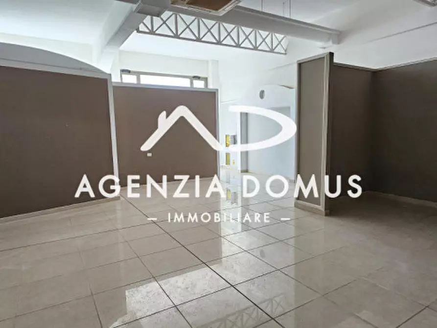 Immagine 18 di Negozio in affitto  in via ugento 59 a Racale