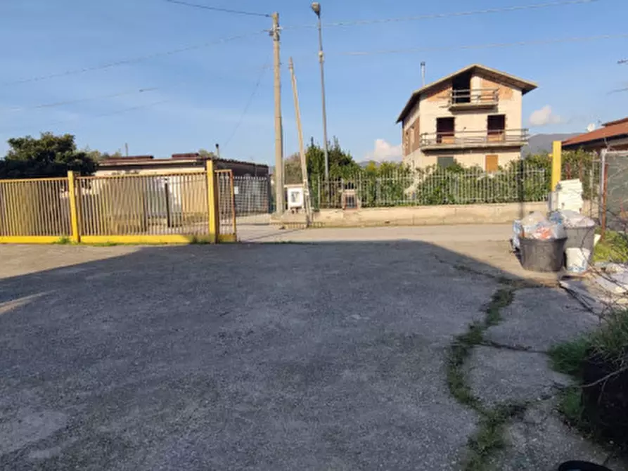 Immagine 1 di Terreno in vendita  in VIA DELLE DUE COLONNE a Eboli