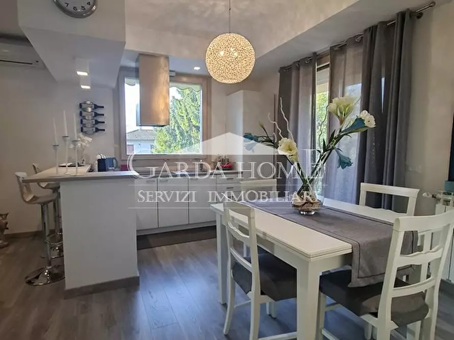 Immagine 3 di Appartamento in vendita  in Viale Ugo Foscolo a Toscolano-Maderno