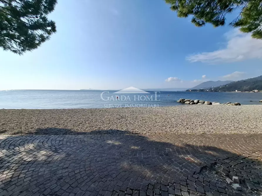 Immagine 26 di Appartamento in vendita  in Viale Ugo Foscolo a Toscolano-Maderno