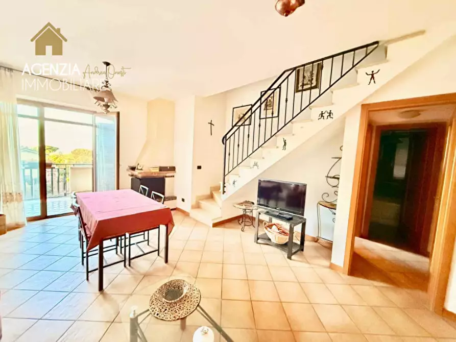 Immagine 3 di Appartamento in affitto  in via degli agrifogli a Rocca Di Papa