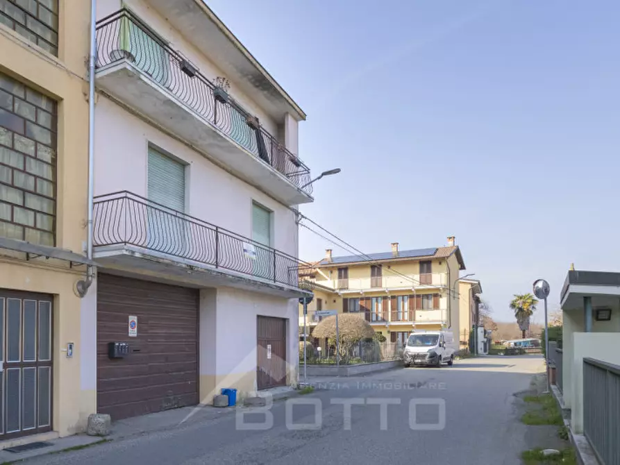 Immagine 3 di Appartamento in vendita  in via silvio pellico,13 a Carpignano Sesia