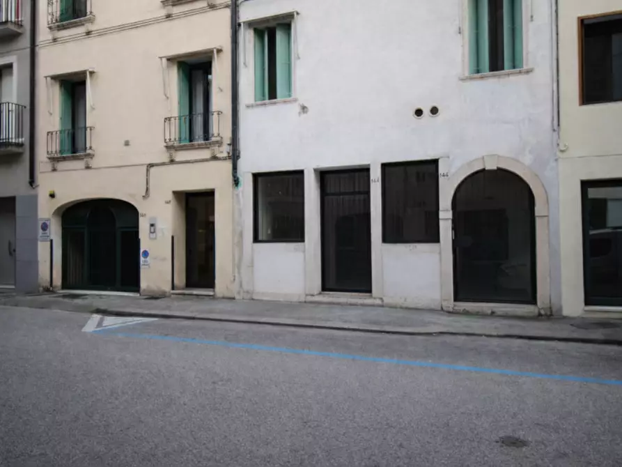 Immagine 12 di Negozio in vendita  in Borgo Santa Lucia, 144 a Vicenza