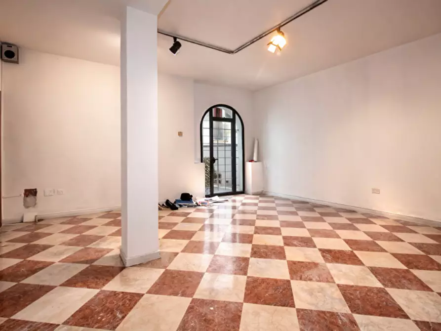 Immagine 10 di Negozio in vendita  in Borgo Santa Lucia, 144 a Vicenza