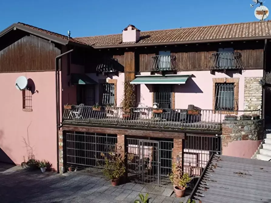 Immagine 2 di Villa in vendita  in Via Ugo Foscolo a Desenzano Del Garda