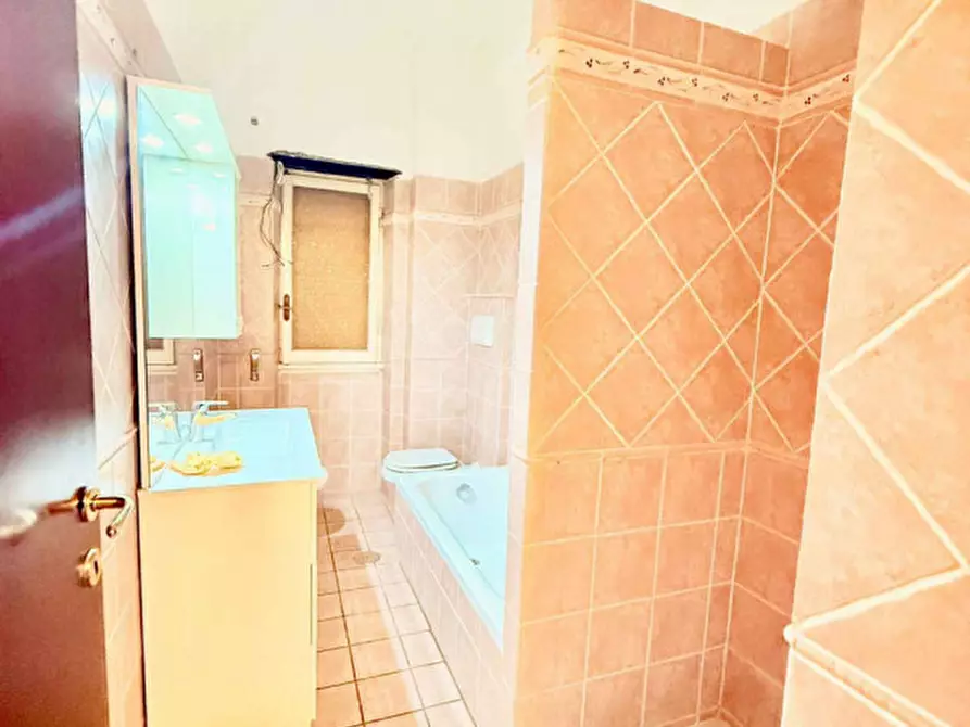 Immagine 15 di Appartamento in affitto  in VIA LUCA GHINI a Roma