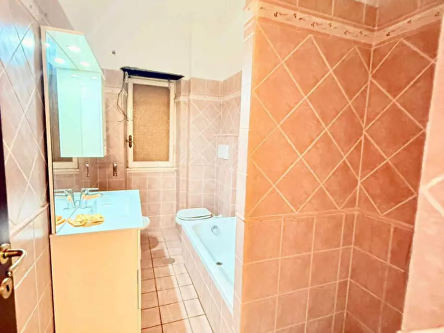 Immagine 16 di Appartamento in affitto  in VIA LUCA GHINI a Roma