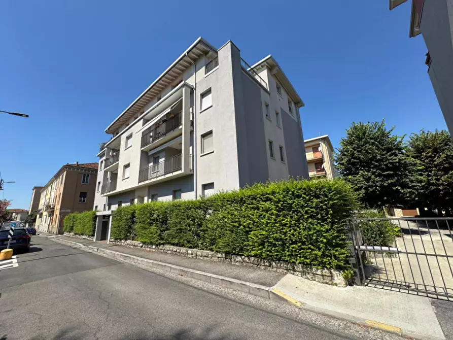 Immagine 40 di Appartamento in vendita  in Via Arrigo Boito a Brescia