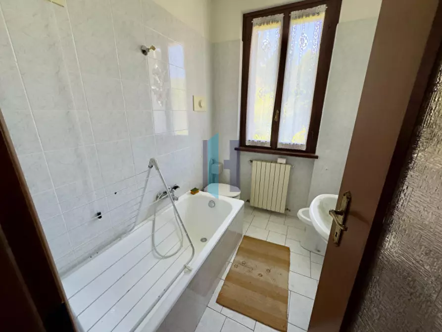 Immagine 17 di Appartamento in vendita  in Via Tre Martiri a Gropparello