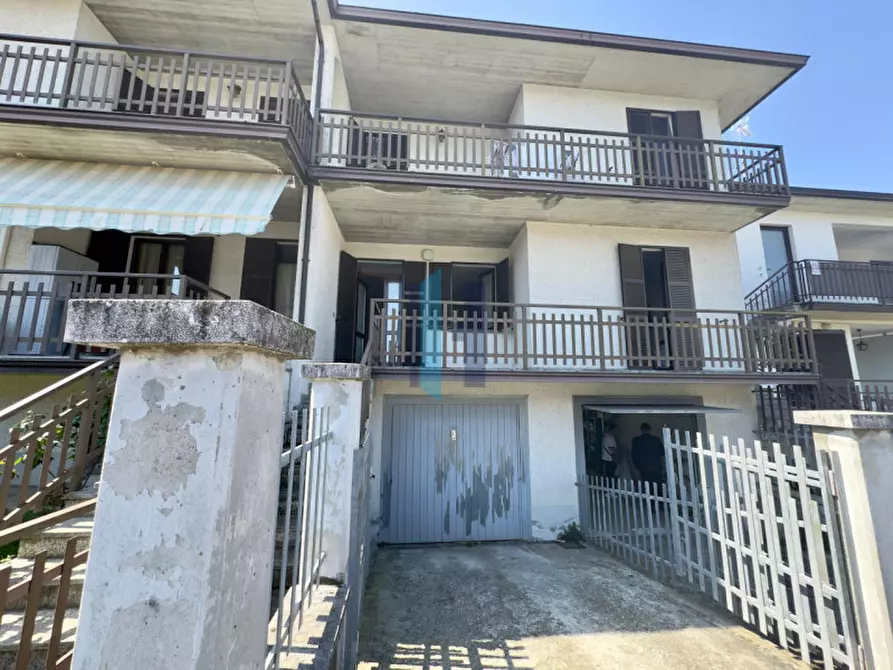 Immagine 30 di Appartamento in vendita  in Via Tre Martiri a Gropparello