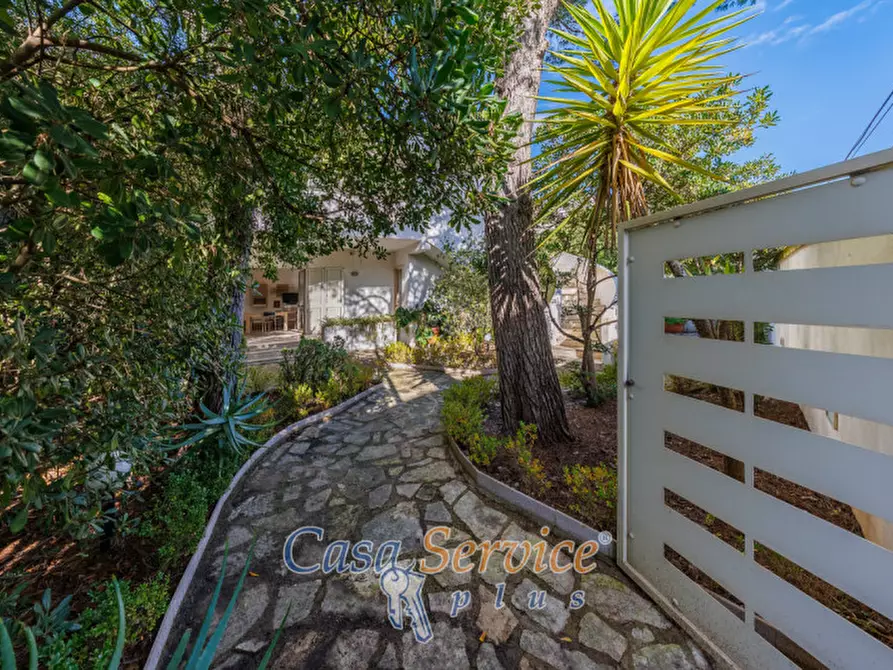 Immagine 2 di Villa in vendita  in Via delle Ginestre a Gallipoli