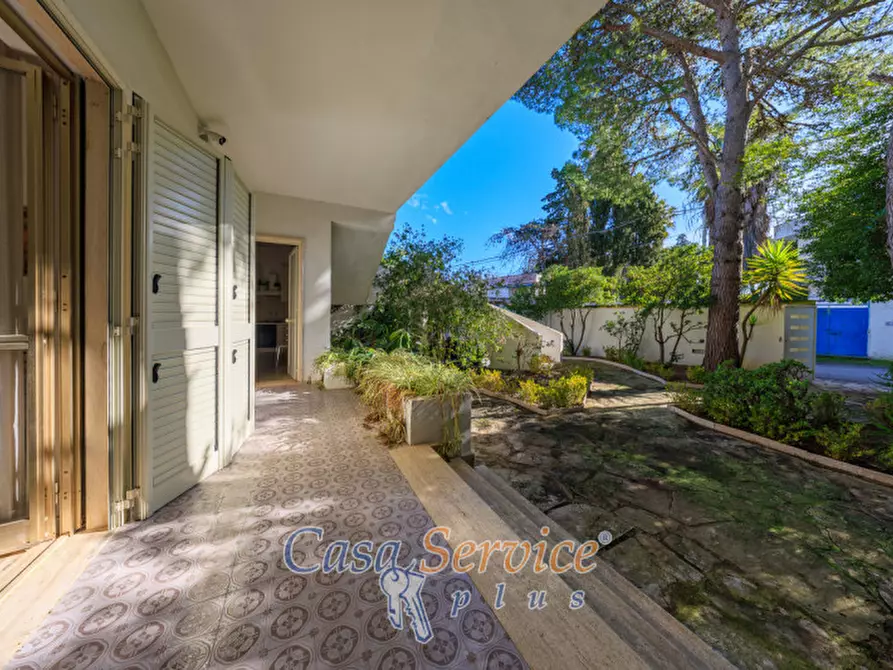 Immagine 5 di Villa in vendita  in Via delle Ginestre a Gallipoli
