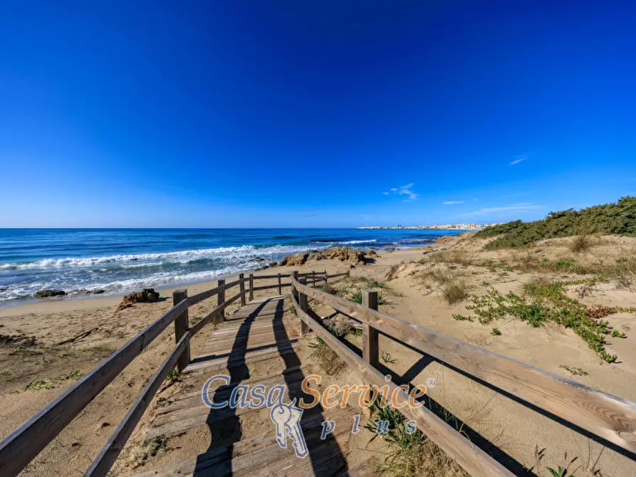 Immagine 31 di Villa in vendita  in Via delle Ginestre a Gallipoli