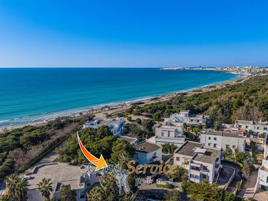 Immagine 32 di Villa in vendita  in Via delle Ginestre a Gallipoli