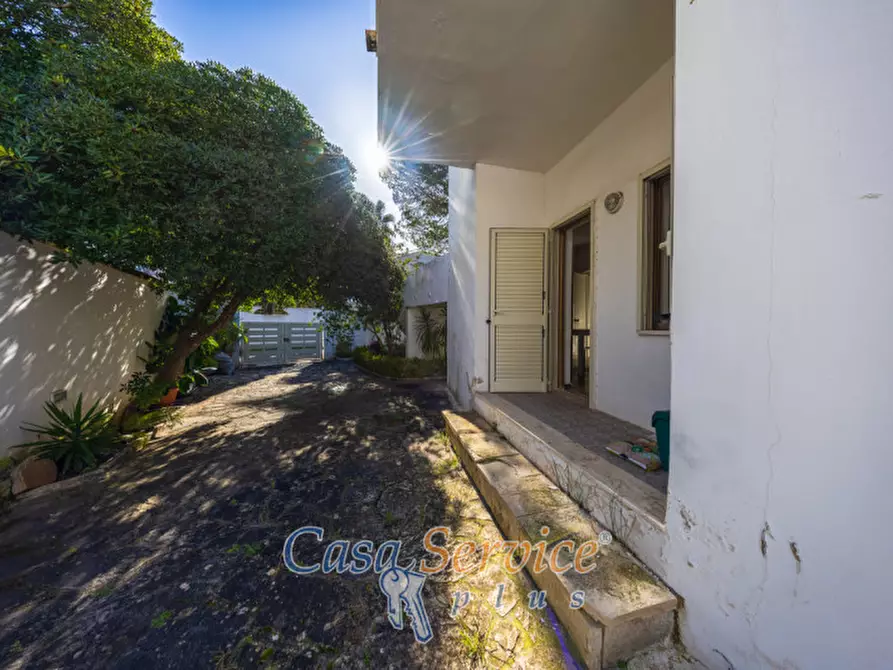 Immagine 35 di Villa in vendita  in Via delle Ginestre a Gallipoli