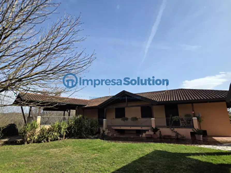 Immagine 10 di Villa in vendita  in Via Cantalupi 6 a Benevento