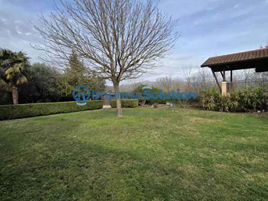 Immagine 11 di Villa in vendita  in Via Cantalupi 6 a Benevento