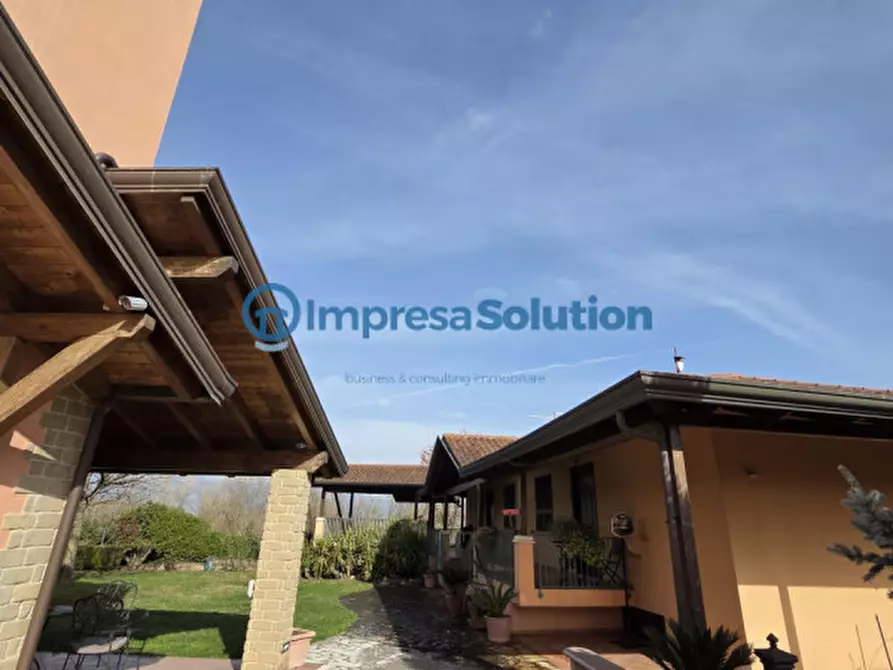 Immagine 23 di Villa in vendita  in Via Cantalupi 6 a Benevento