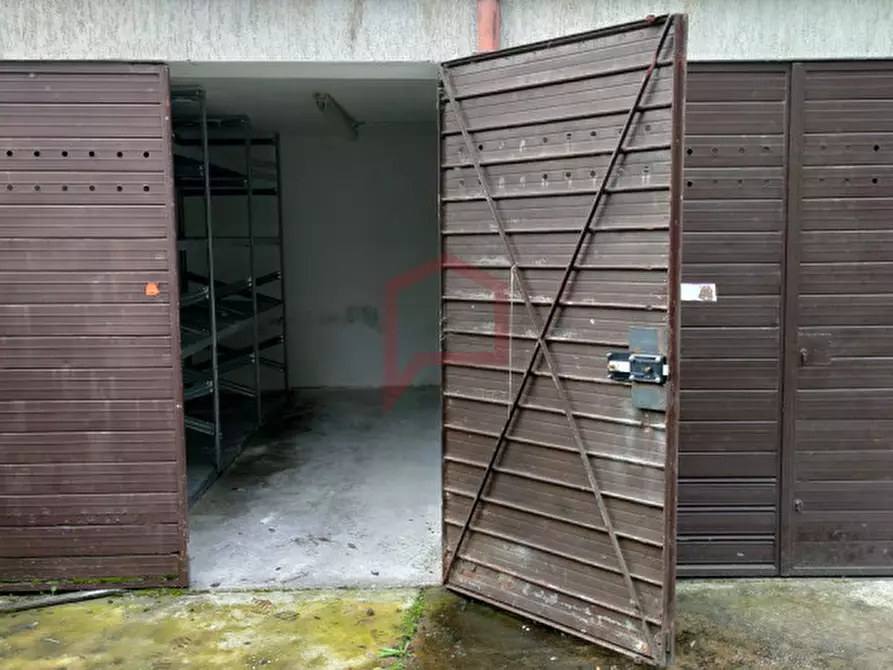Immagine 1 di Garage in vendita  in Zelarino a Venezia