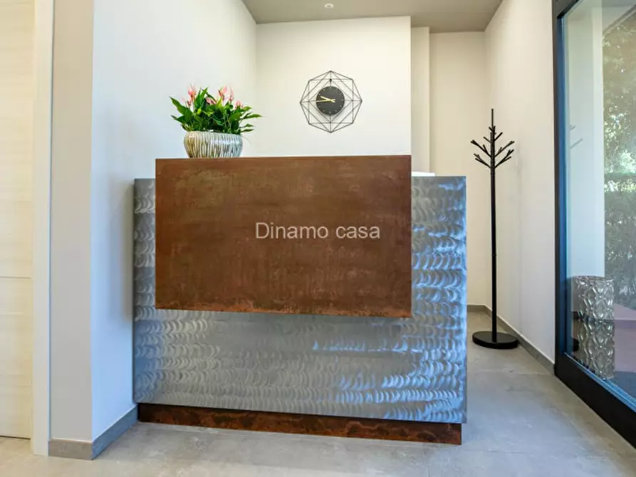 Immagine 1 di Negozio in affitto  in Via Traversa Pistoiese a Prato