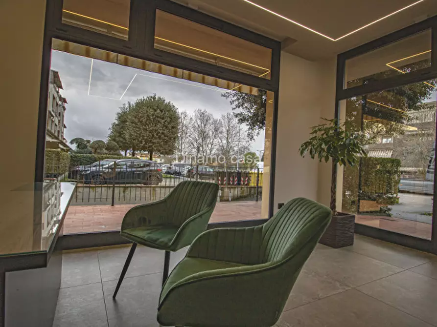 Immagine 13 di Negozio in affitto  in Via Traversa Pistoiese a Prato