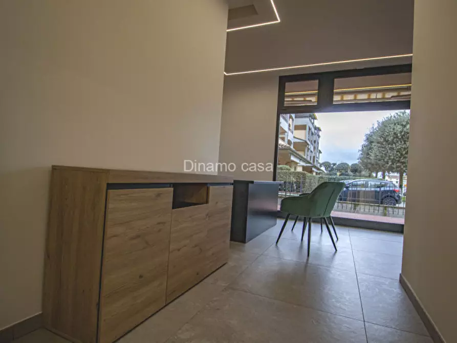 Immagine 17 di Negozio in affitto  in Via Traversa Pistoiese a Prato