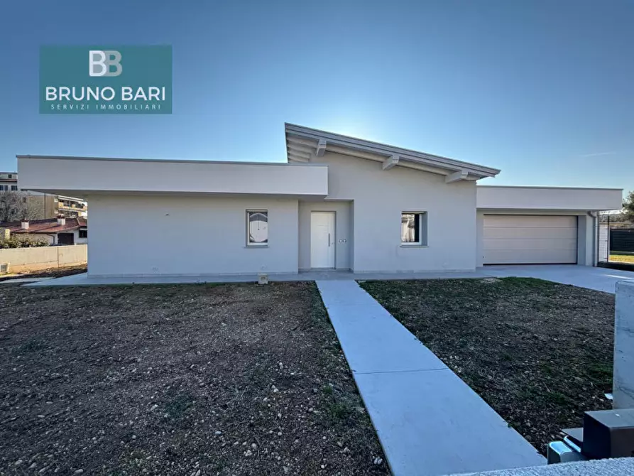 Immagine 3 di Casa indipendente in vendita  a Pordenone