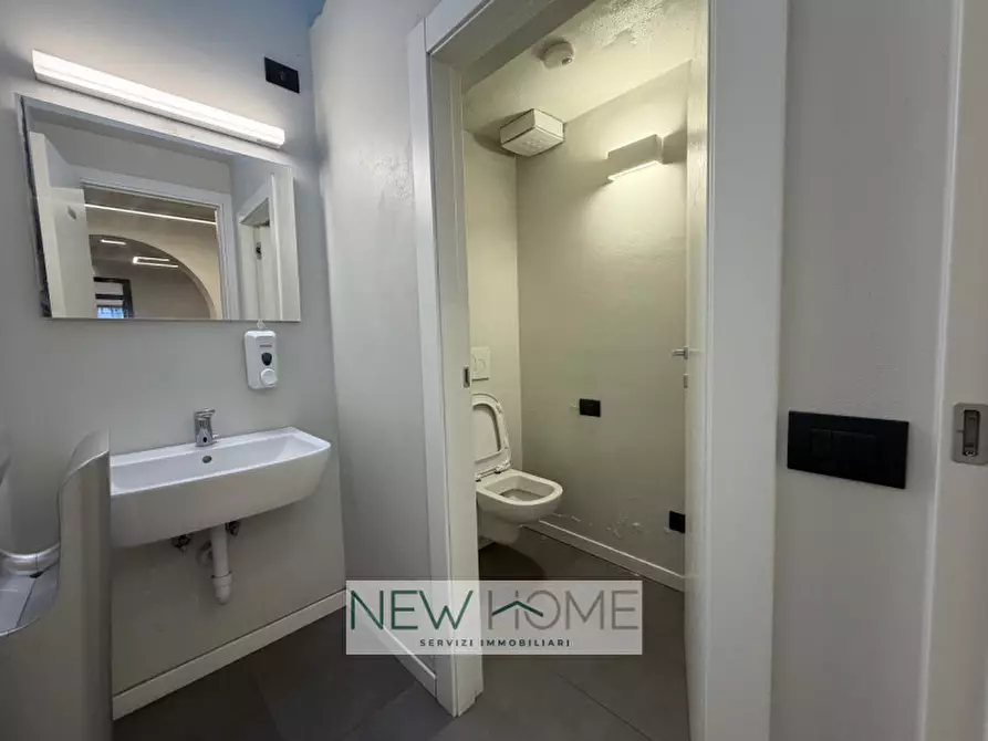 Immagine 9 di Attività commerciale in vendita  in Via del Perlar 50a a Verona