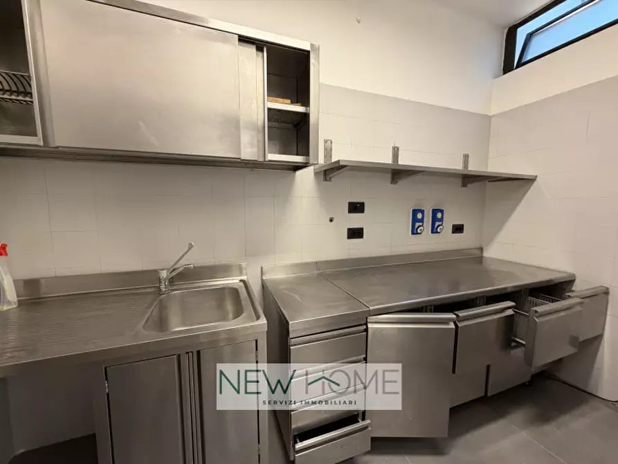 Immagine 11 di Attività commerciale in vendita  in Via del Perlar 50a a Verona